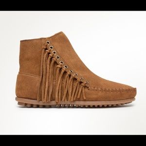 MinneTonka Willow Boots
